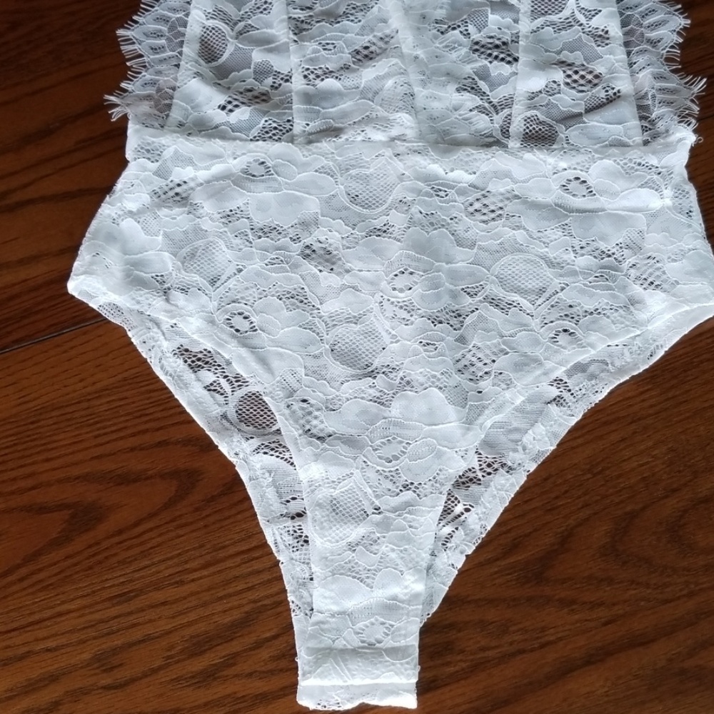 **LAST 1**Romantic eyelash lace lingerie bodysuit - Picture 3 of 6